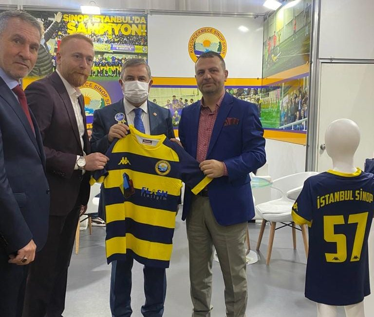 Sinop Milletvekilimiz Dr. Nazım Maviş standımızı ziyaret ediyor.